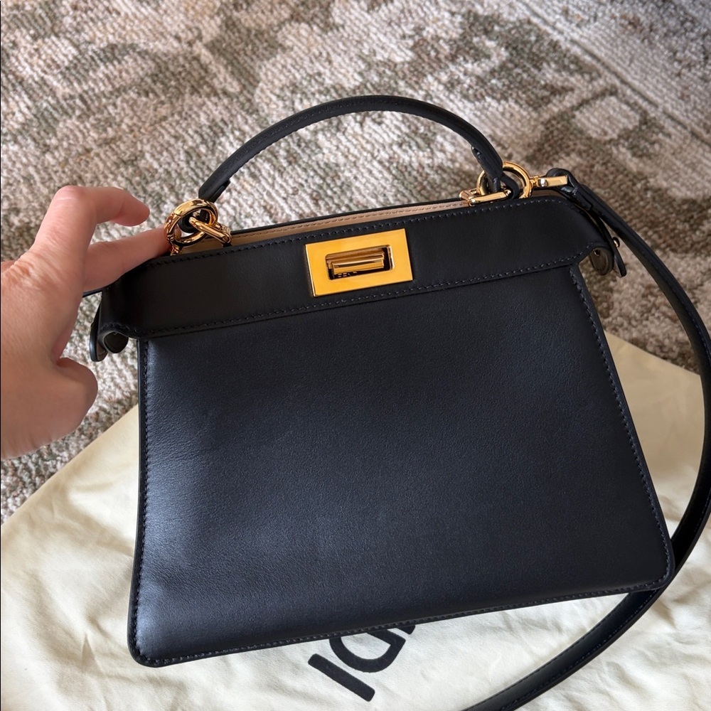 Fen - small peekaboo iseeu